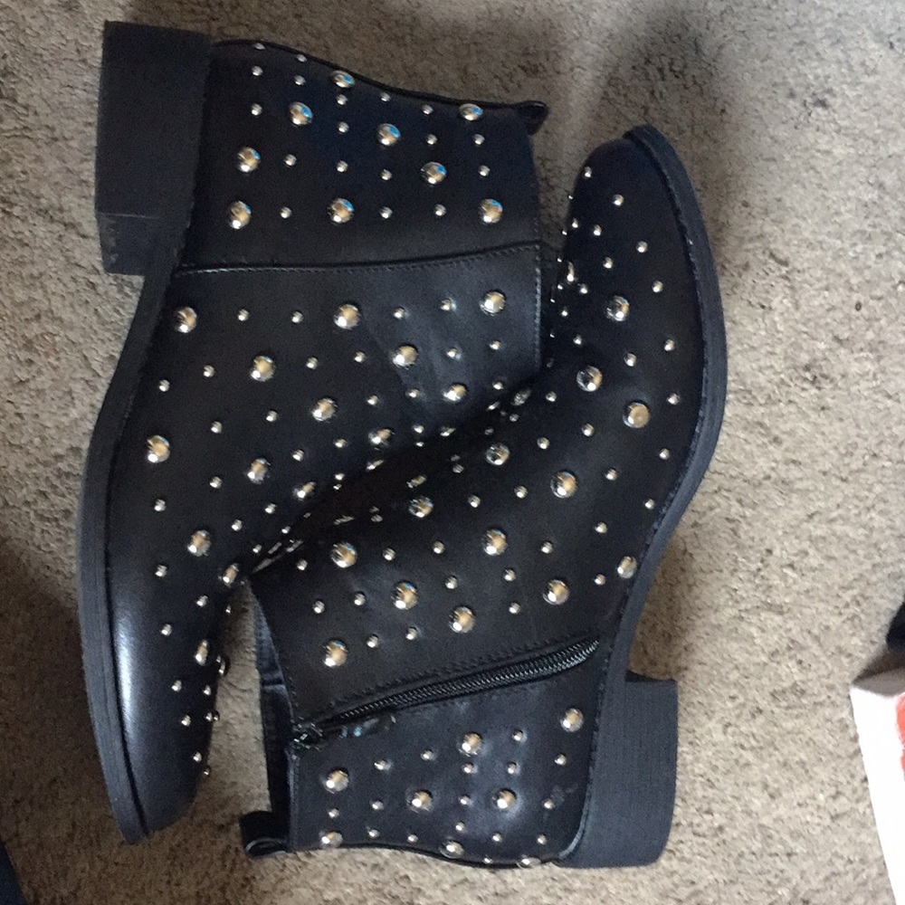 Studded Chelsea boots